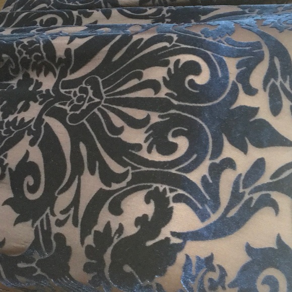 Karen Kane flocked tunic top - Picture 3 of 8